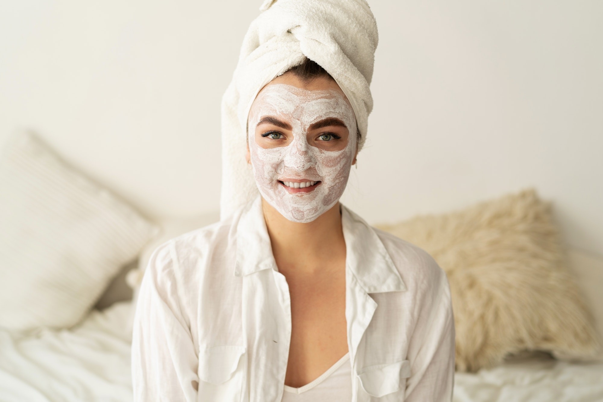 beautiful-woman-applying-facial-mask.jpg beautiful-woman-applying-facial-mask.jpg